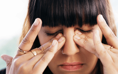 Обратите внимание на плавающие мушки перед глазами!